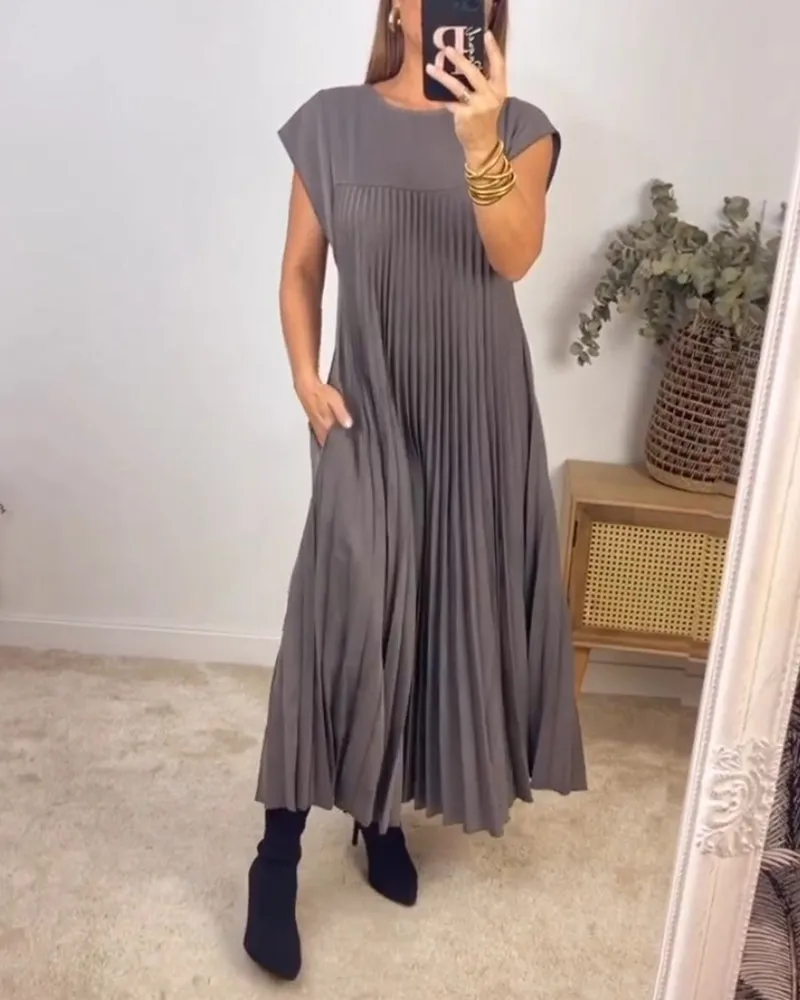 Elegant Pleated Maxi Dress | Flowy & Chic