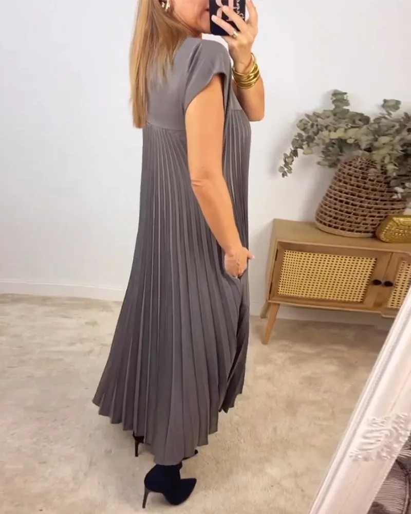 Elegant Pleated Maxi Dress | Flowy & Chic