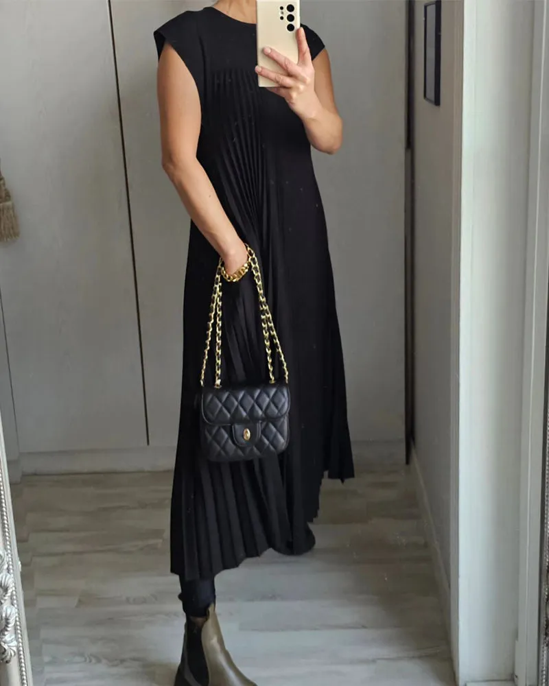 Elegant Pleated Maxi Dress | Flowy & Chic