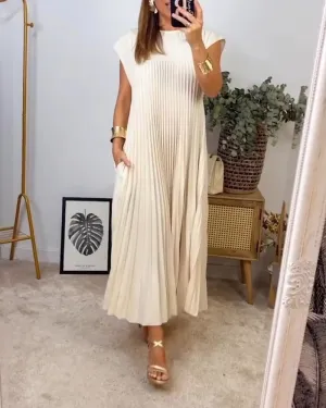 Elegant Pleated Maxi Dress | Flowy & Chic