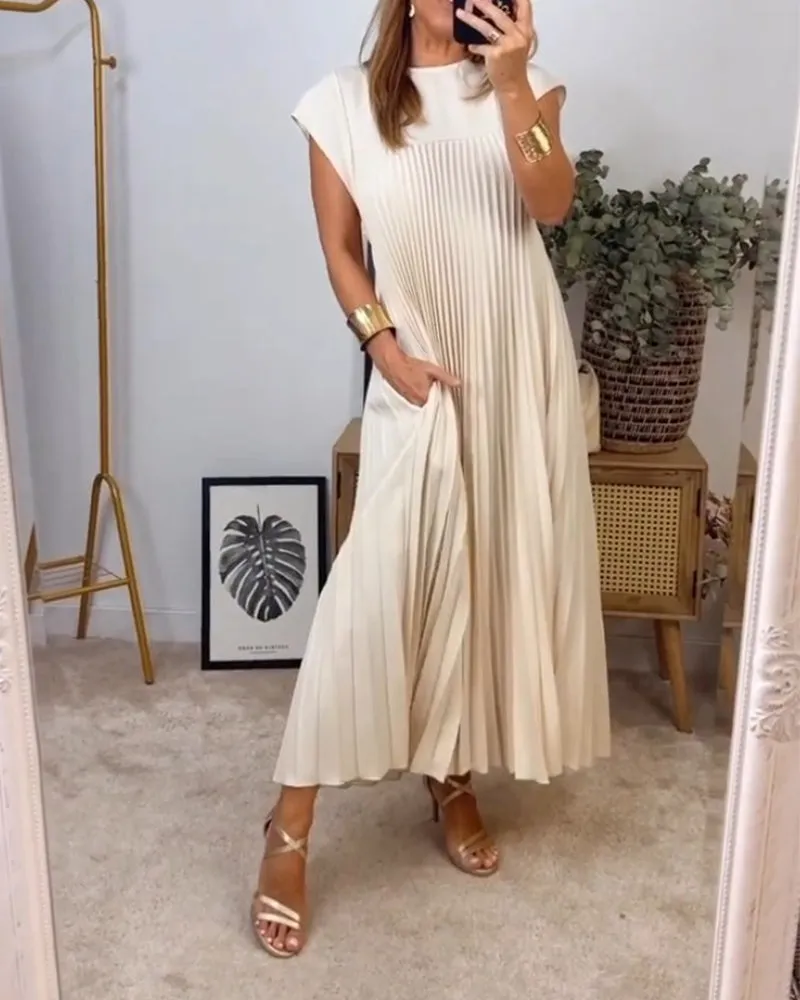 Elegant Pleated Maxi Dress | Flowy & Chic