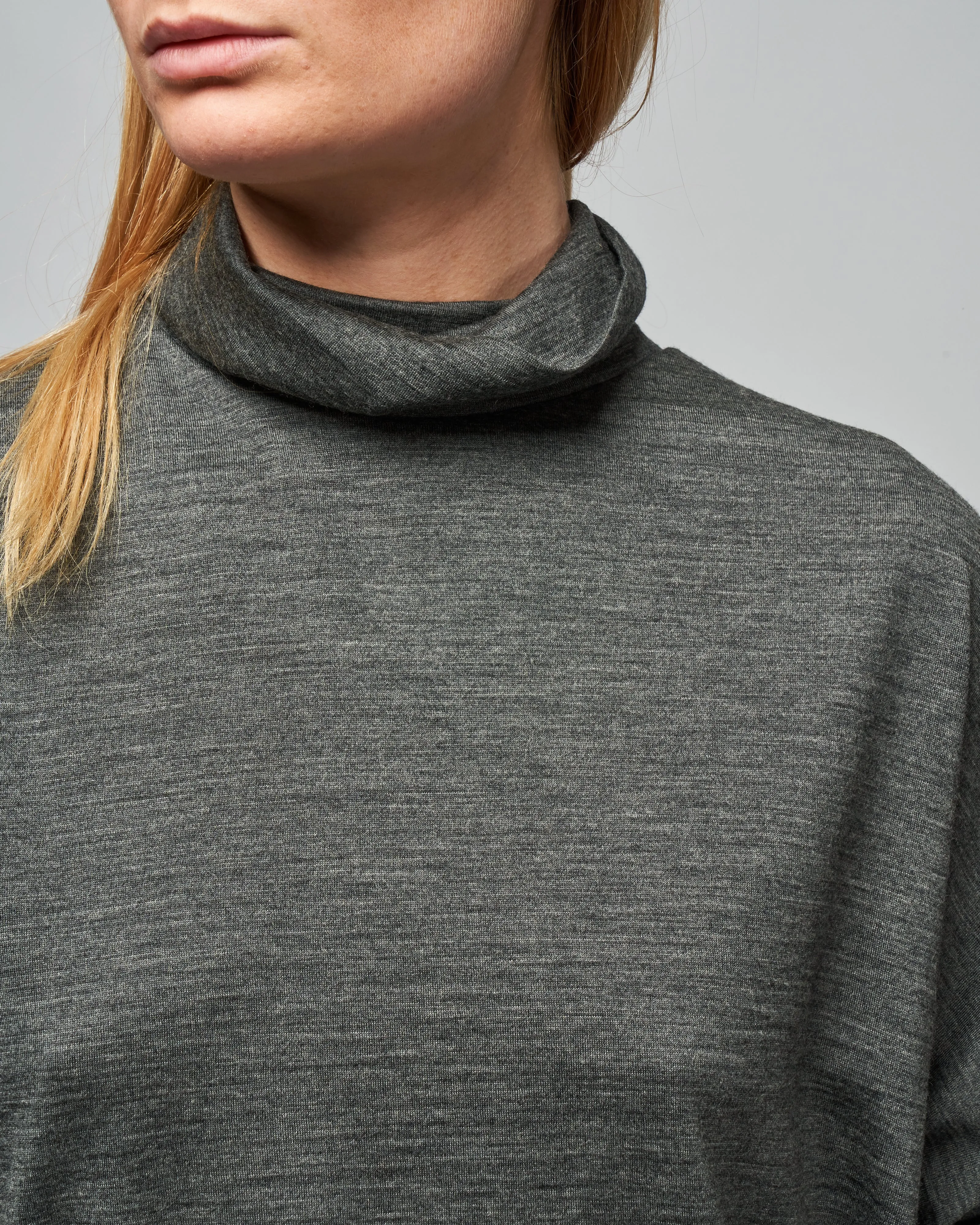 elyse flair high-neck top - charcoal