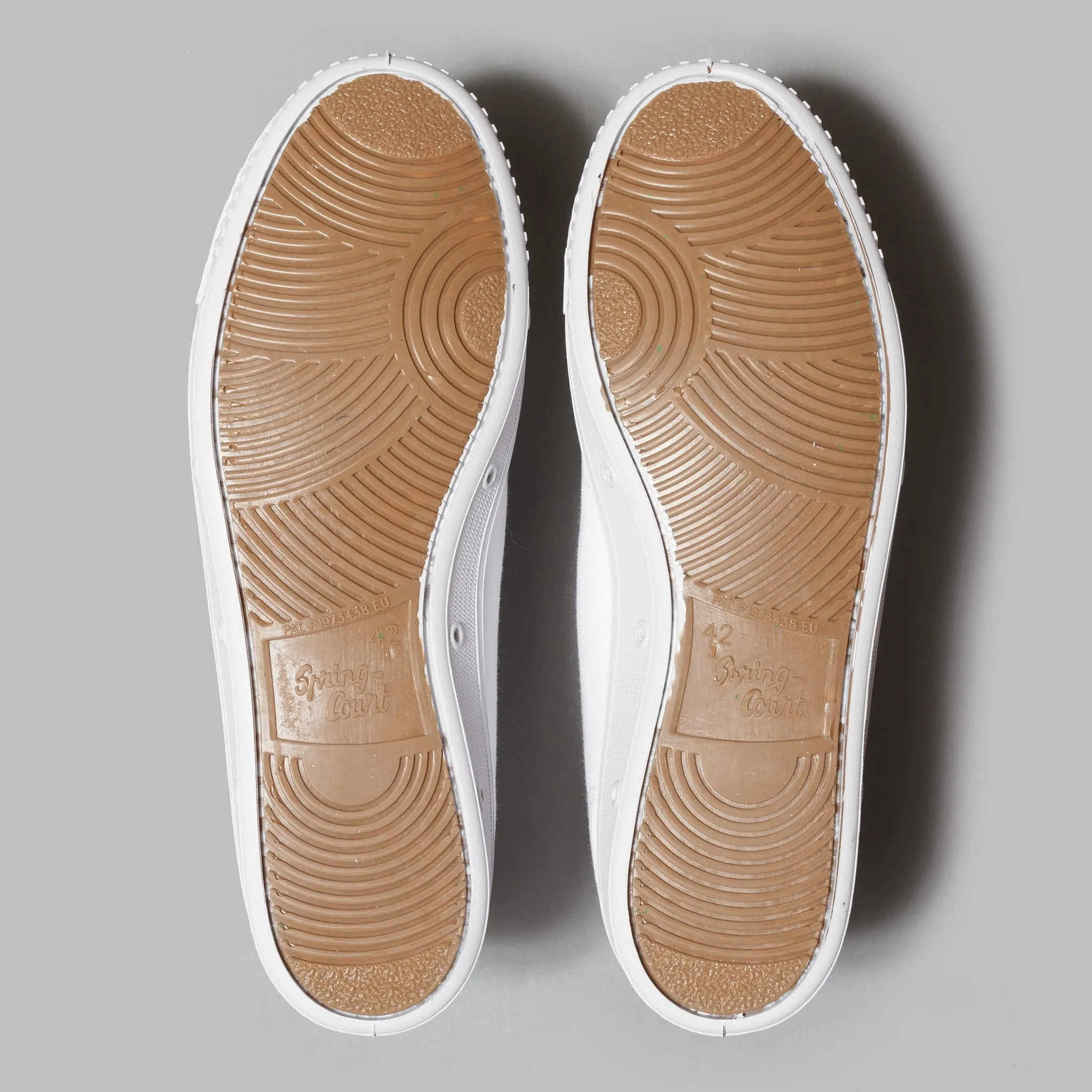 Spring Court B2 Classic Canvas (White)
