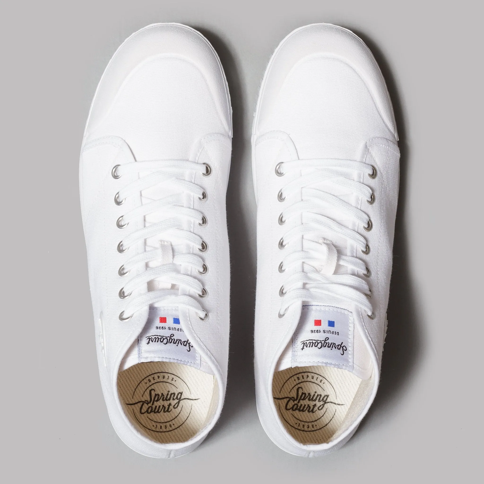Spring Court B2 Classic Canvas (White)